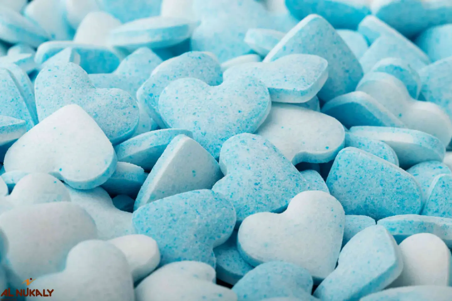 حلاوة النقلي نعناع منعشه بشكل قلب ازرق