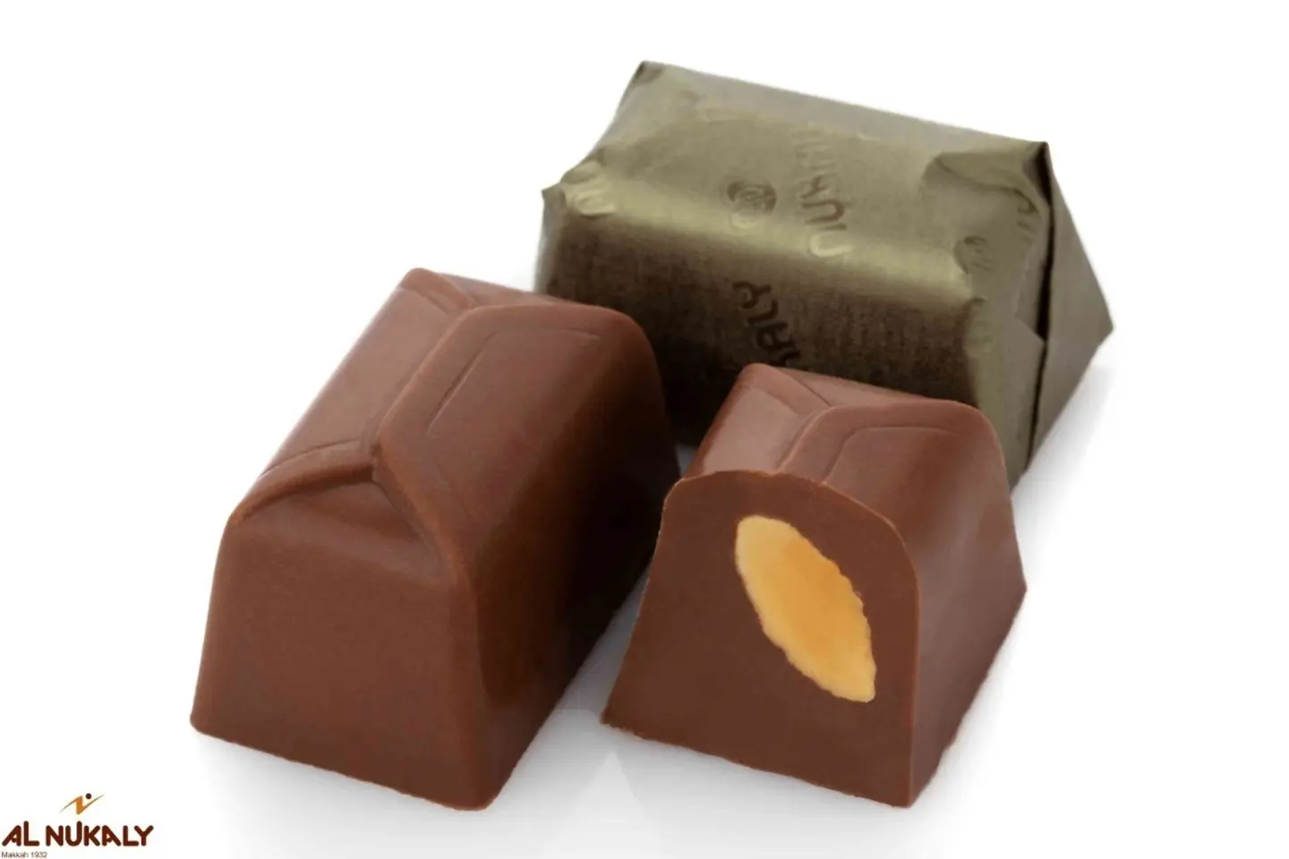 شوكولاته النقلي رويال بلجيكية بحبات اللوز