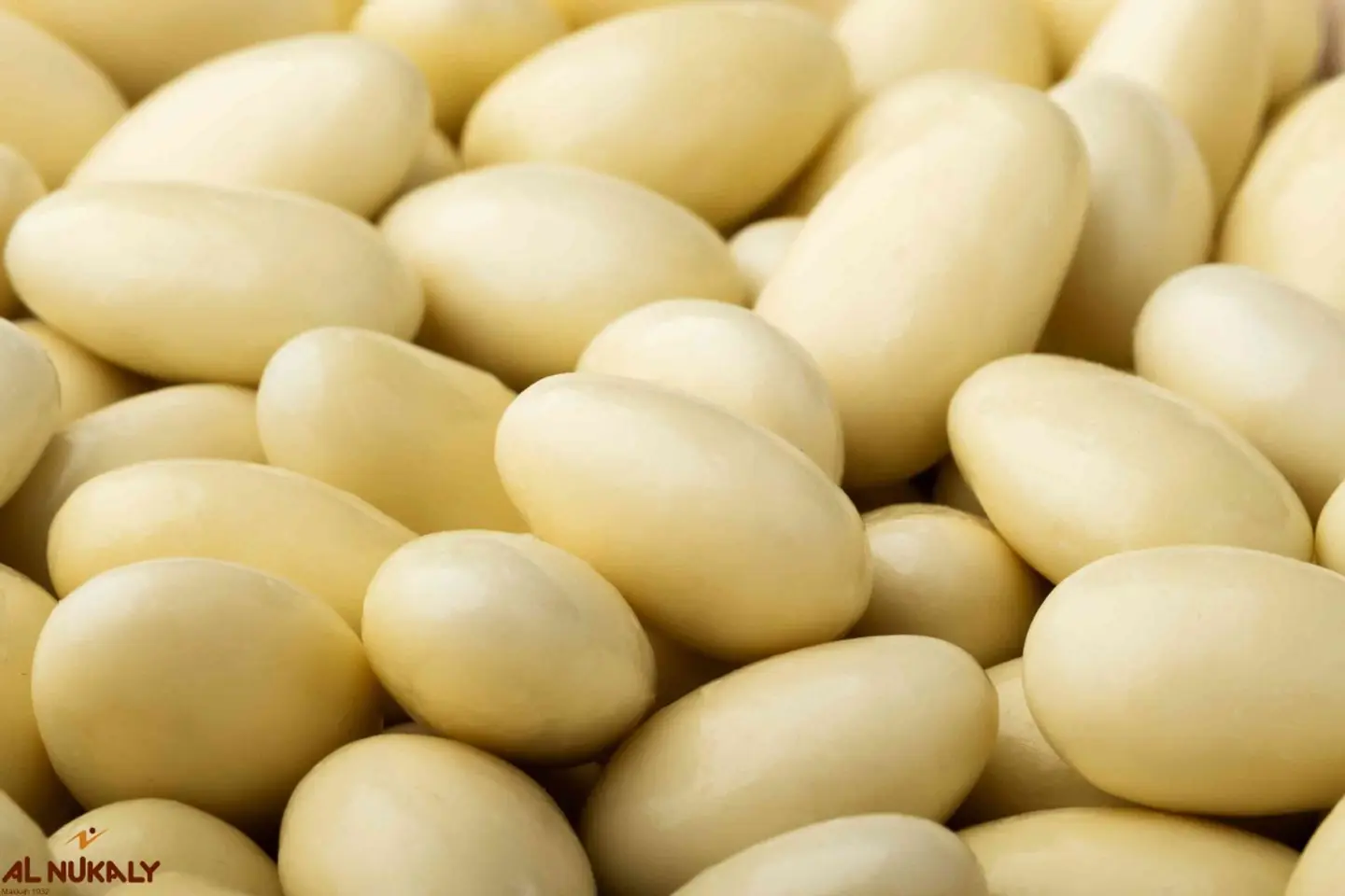 دراجي بلجيكي اللوز المحمص بالشوكلاته البيضاء