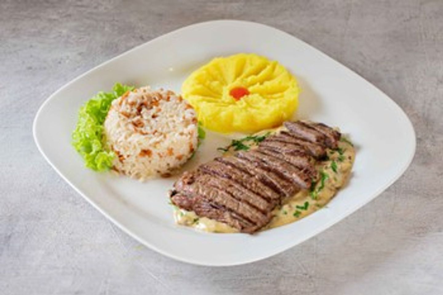 ستيك مع كريمة الفطر