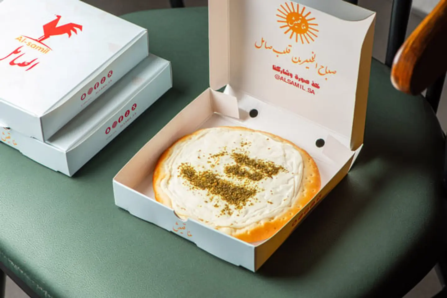 منقوشة لبنة زعتر