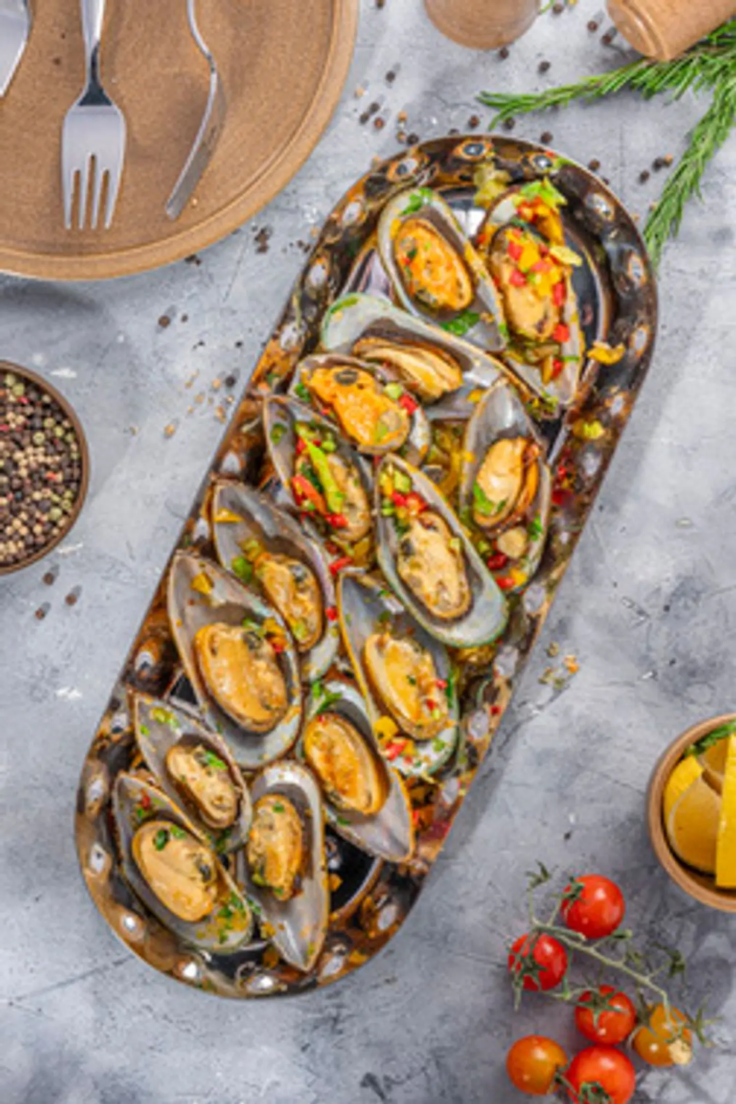Grilled Mussels With Garlic And Celery 250 Grams