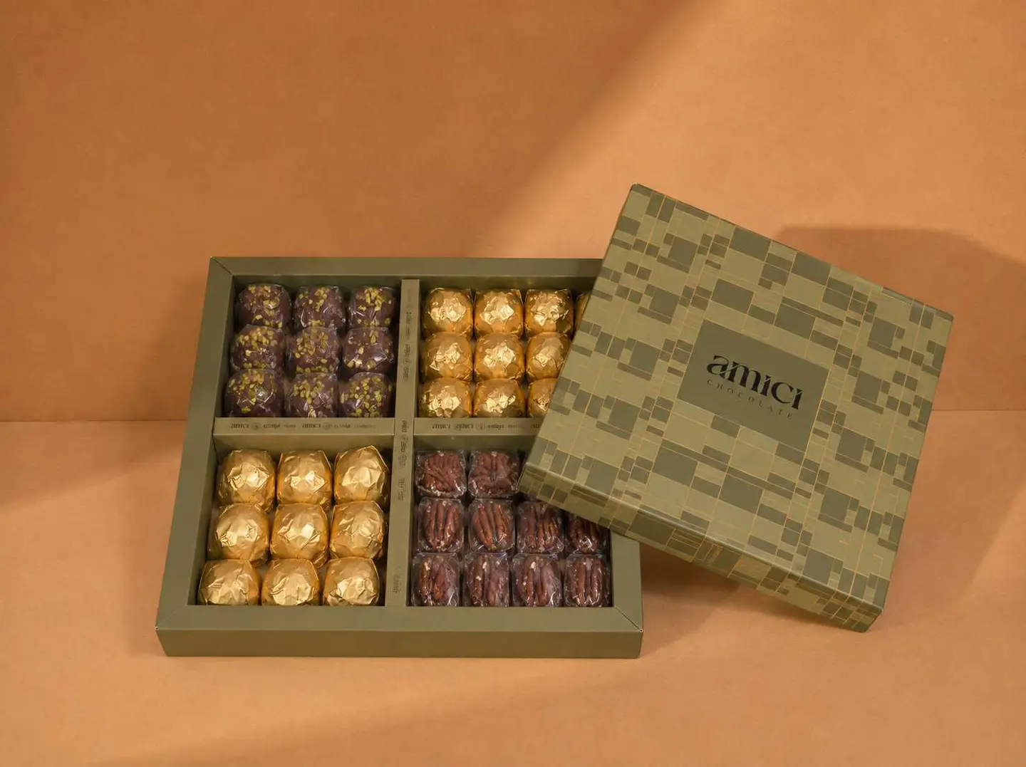 Wrapped Chocolate Box 650g – Green