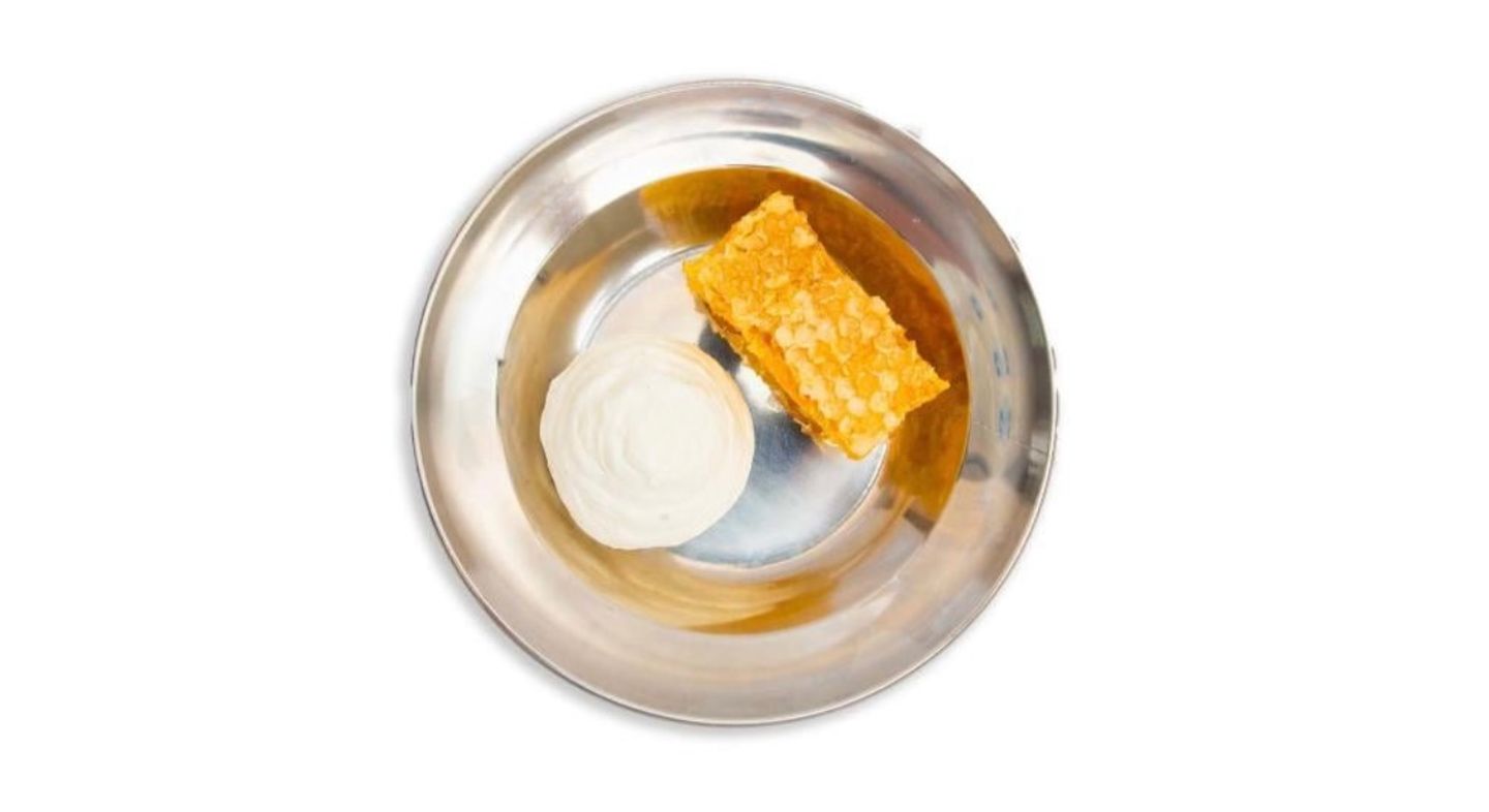 عسل مع قشطة