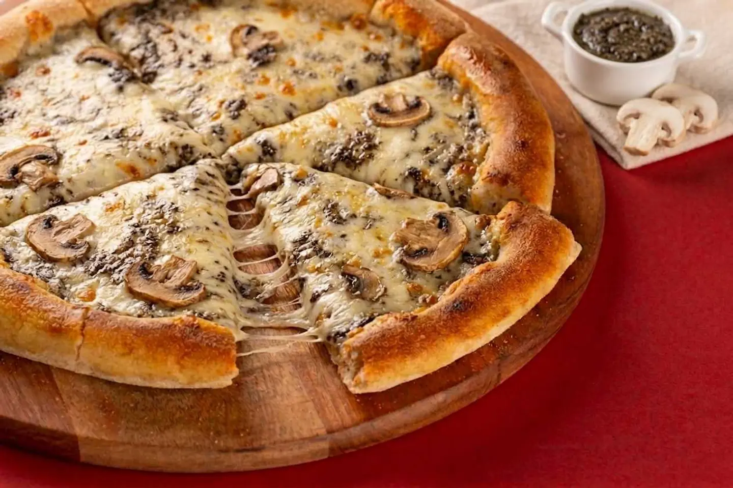 Funghi / Truffle Pizza Large