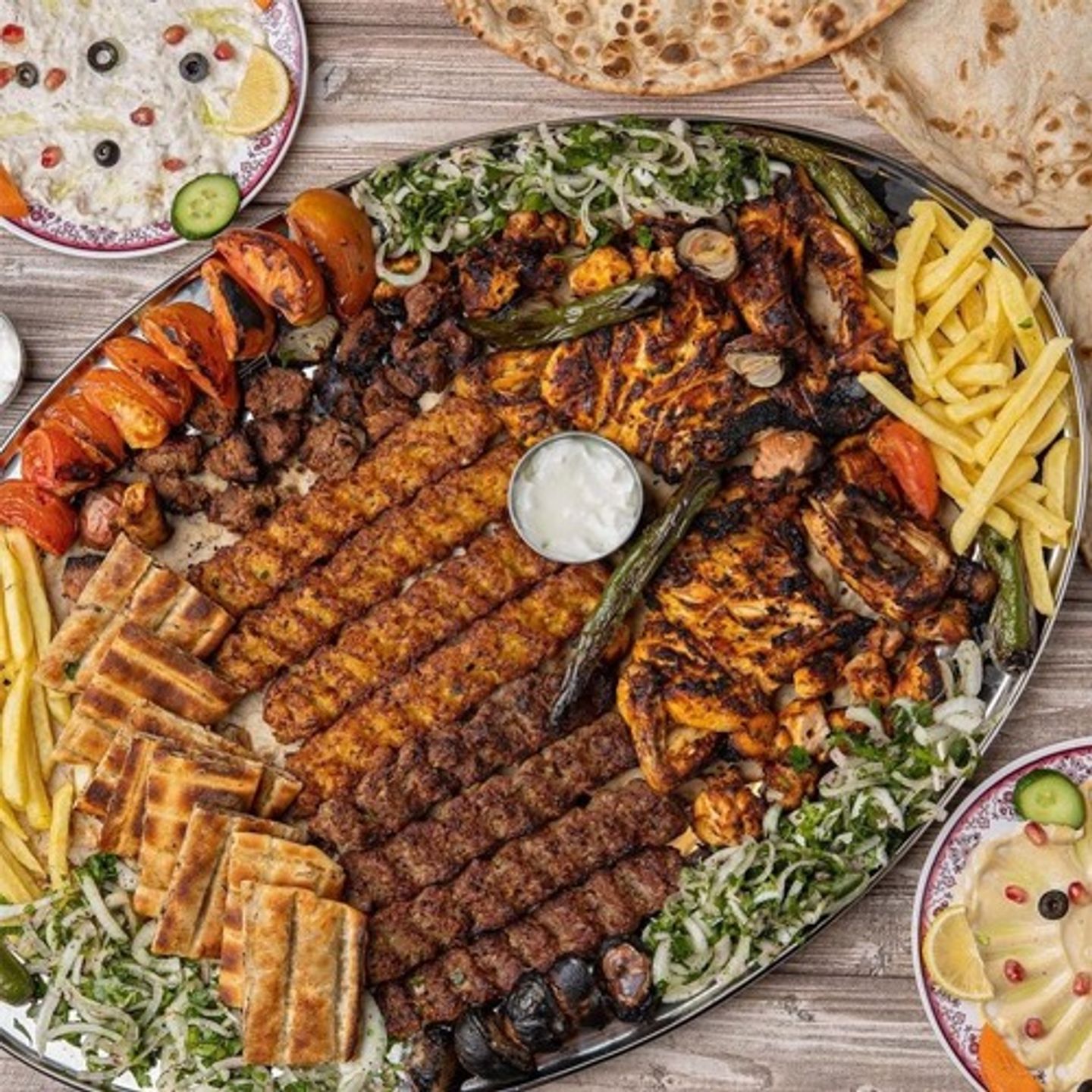 طبق العائلة الممیز