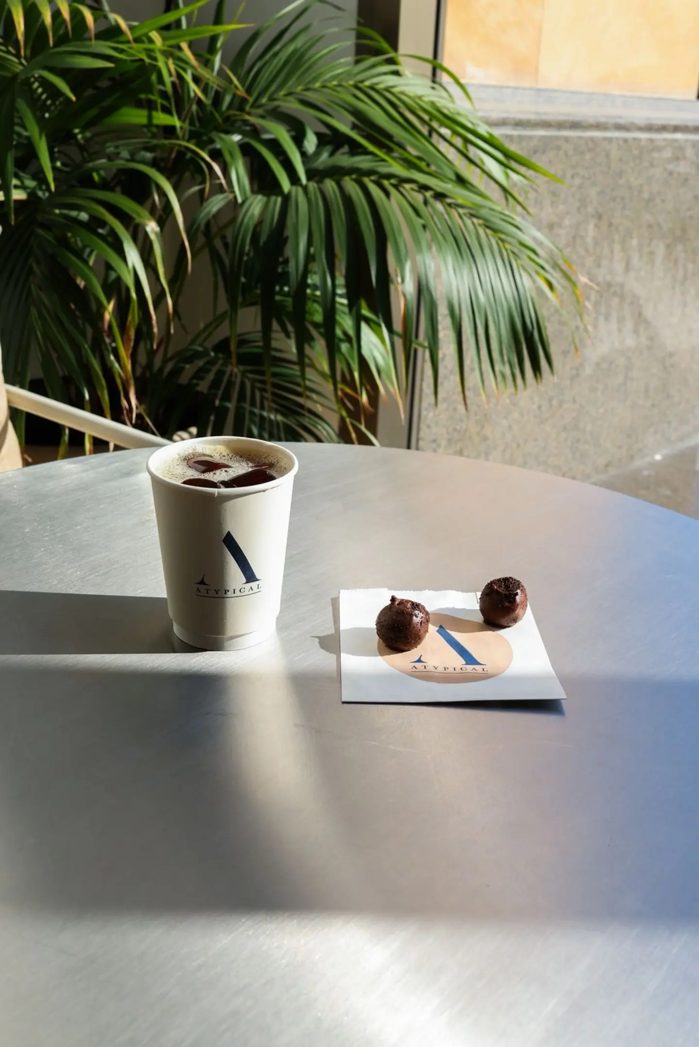 Iced V60 + 2 Pieces Chocolate Truffle