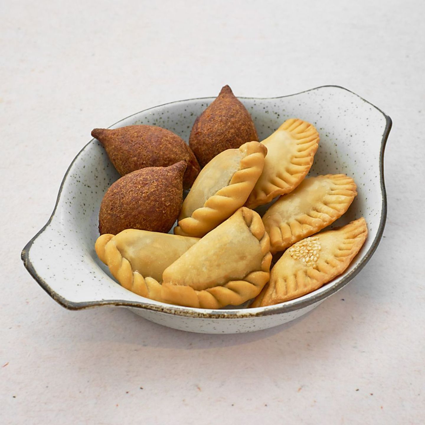 مزيج معجنات (9 قطع)