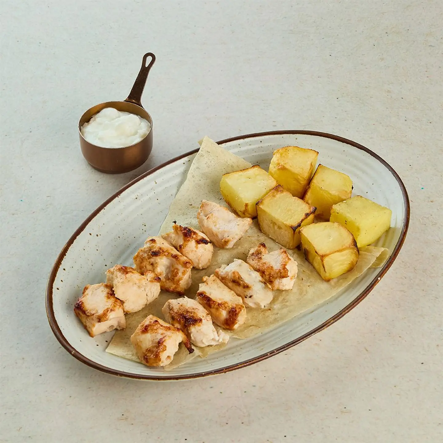 طبق شيش طاووق صحي