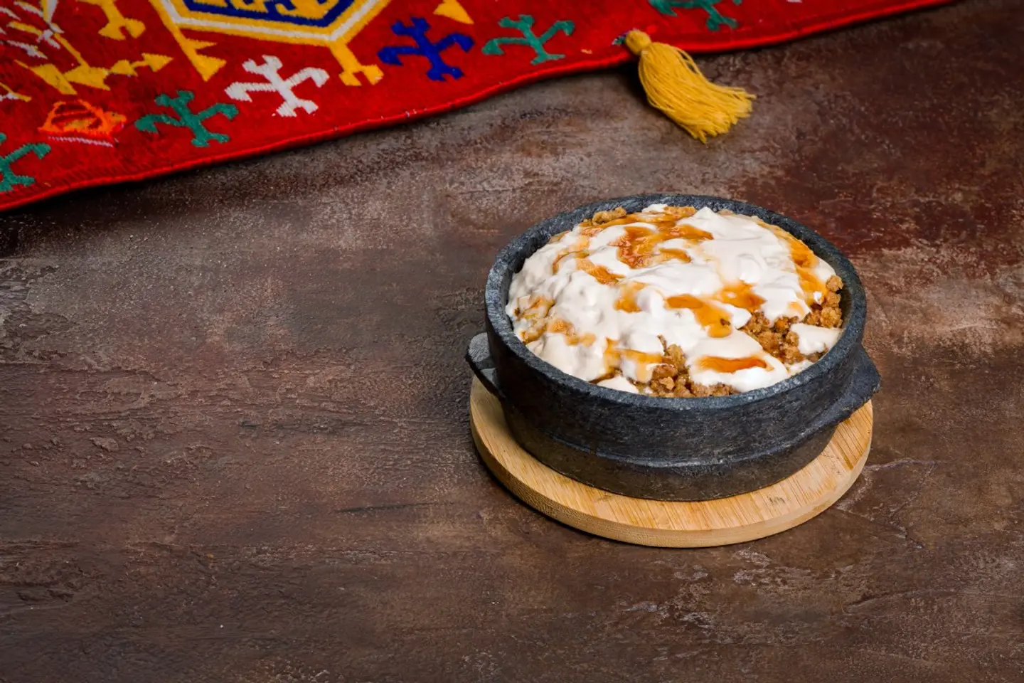 Date Fatteh With Cream And Honey
