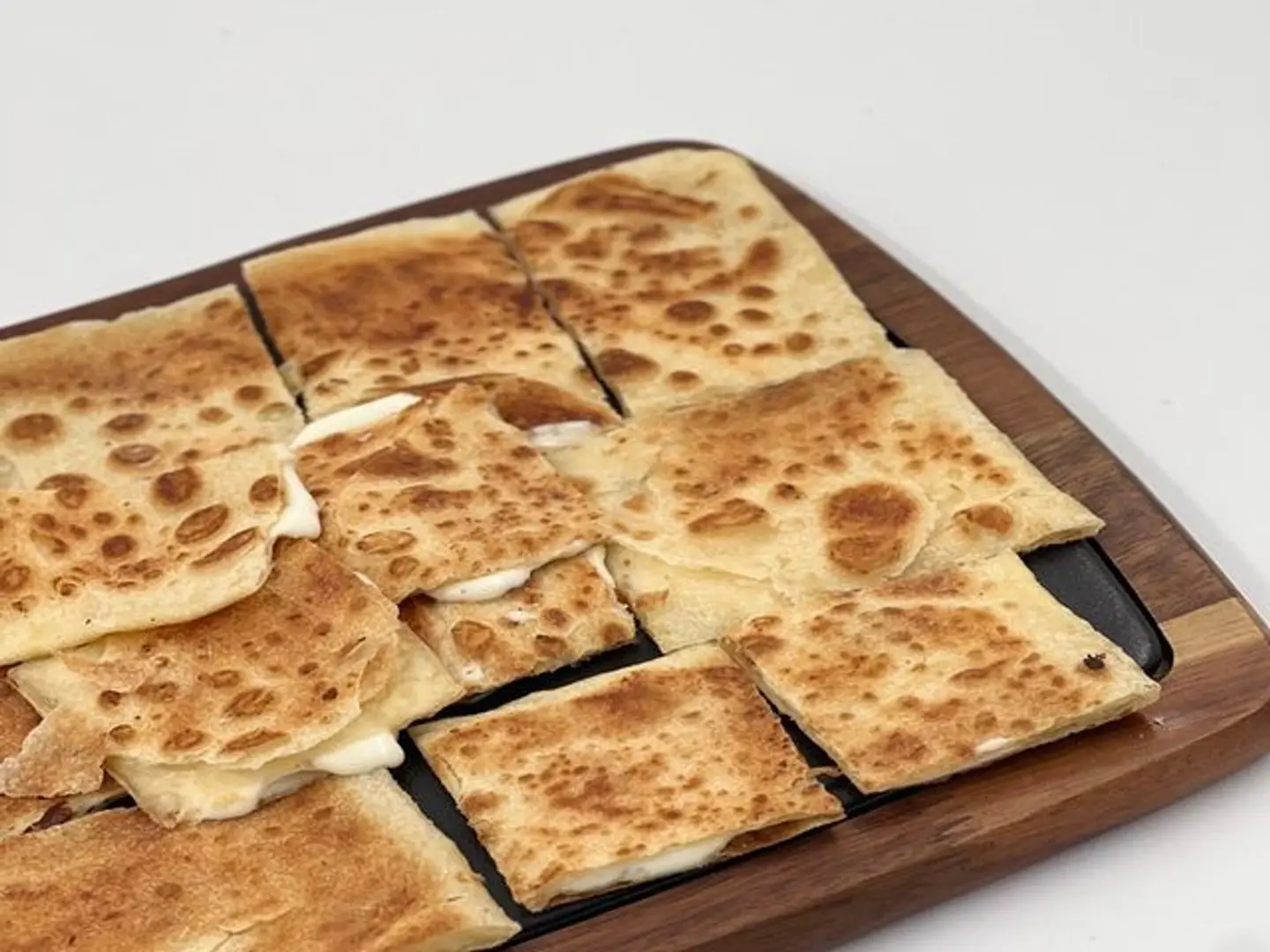 مطبق جبنه بيضاء
