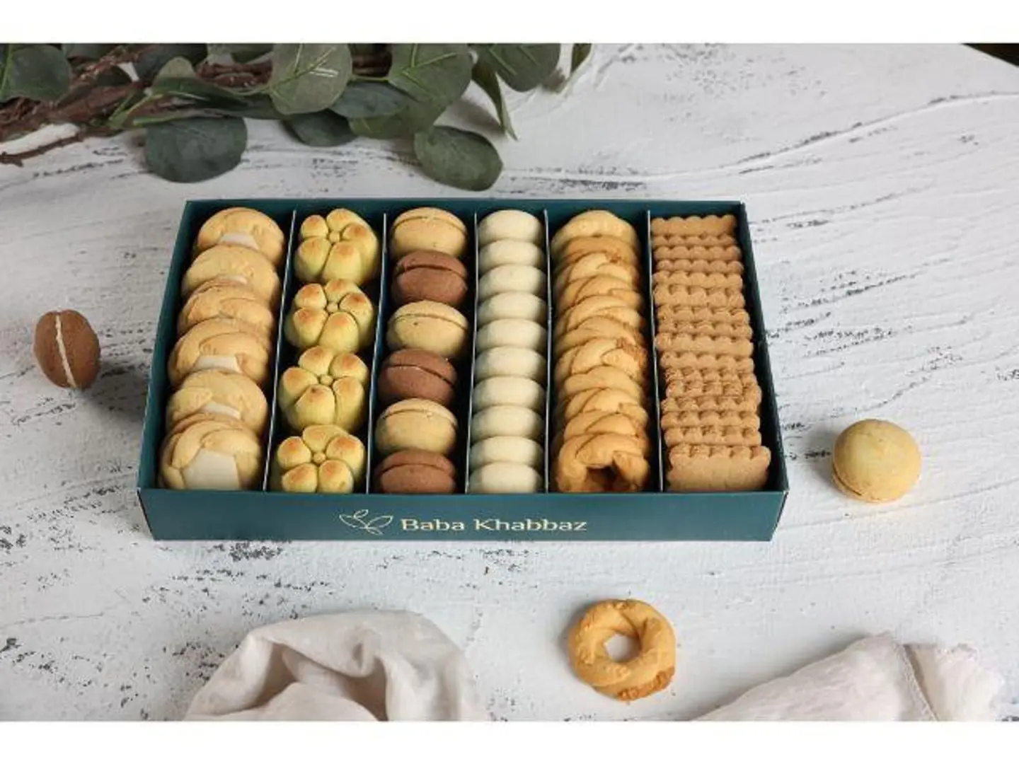 علبة حلويات صغيرة مشكلة (صينية كبيرة)