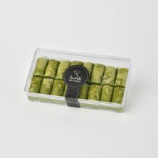 يبرك فستق صغير