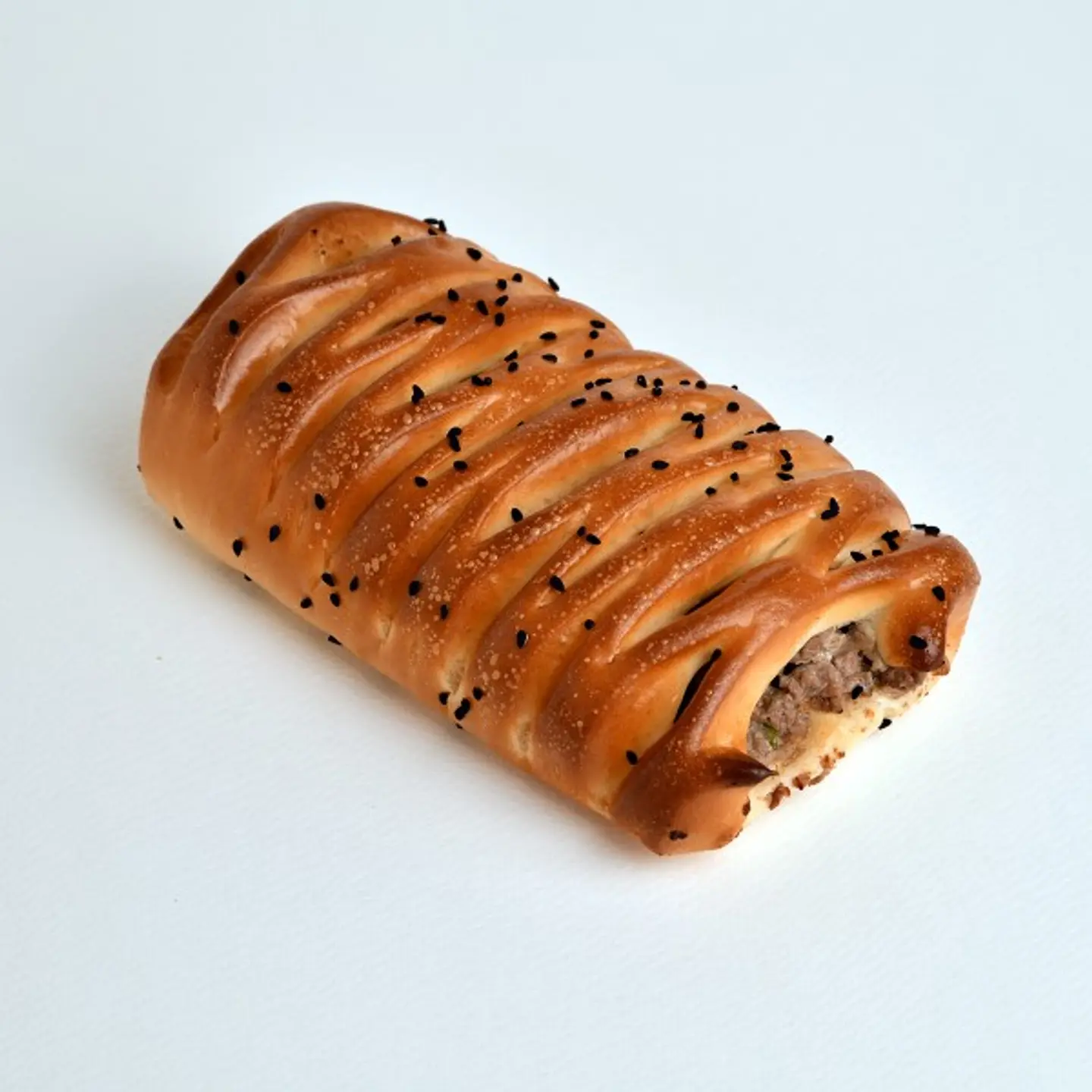 كاليزونى لحم بالجبن