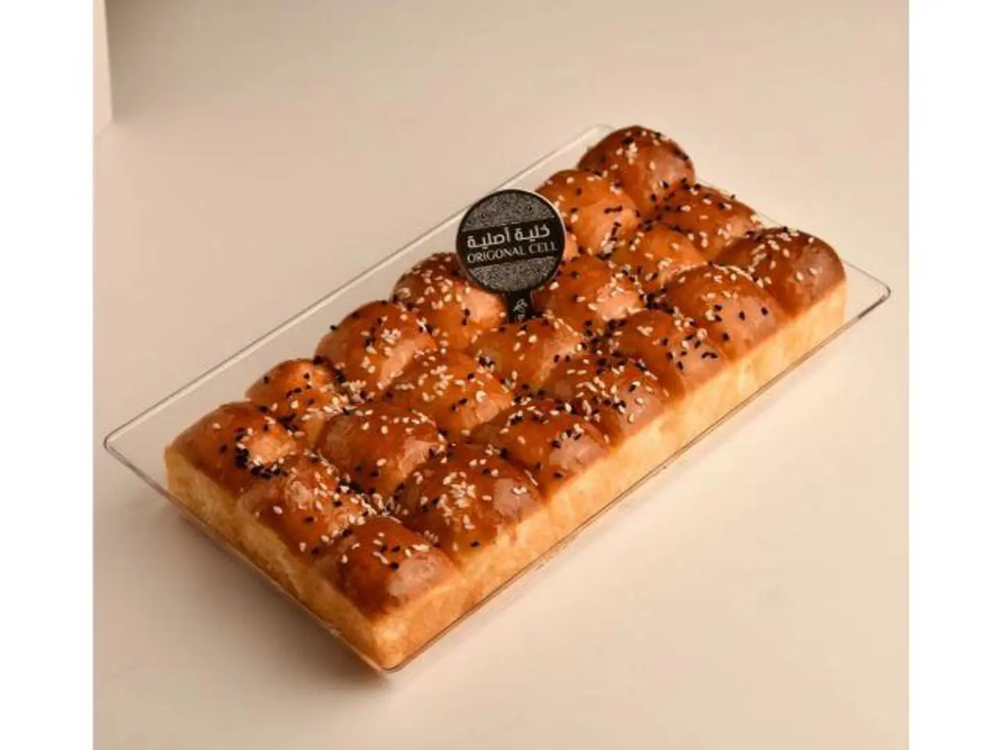 خاليا مع صندوق العسل