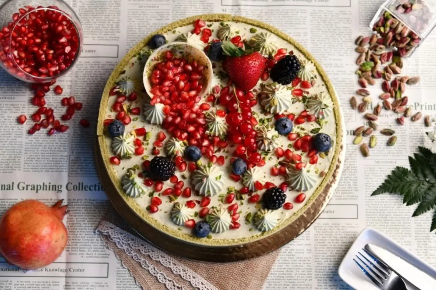 كيك فستق فواكه