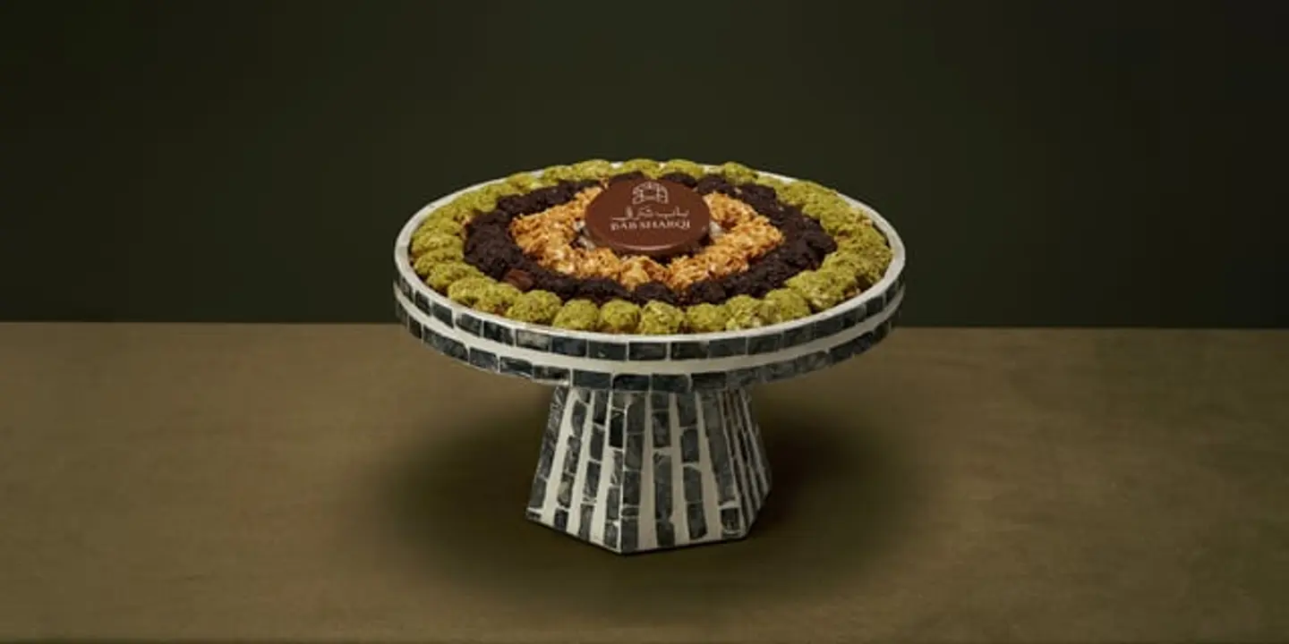 Petit Fours Milk & Chocolate Tray (Mid )