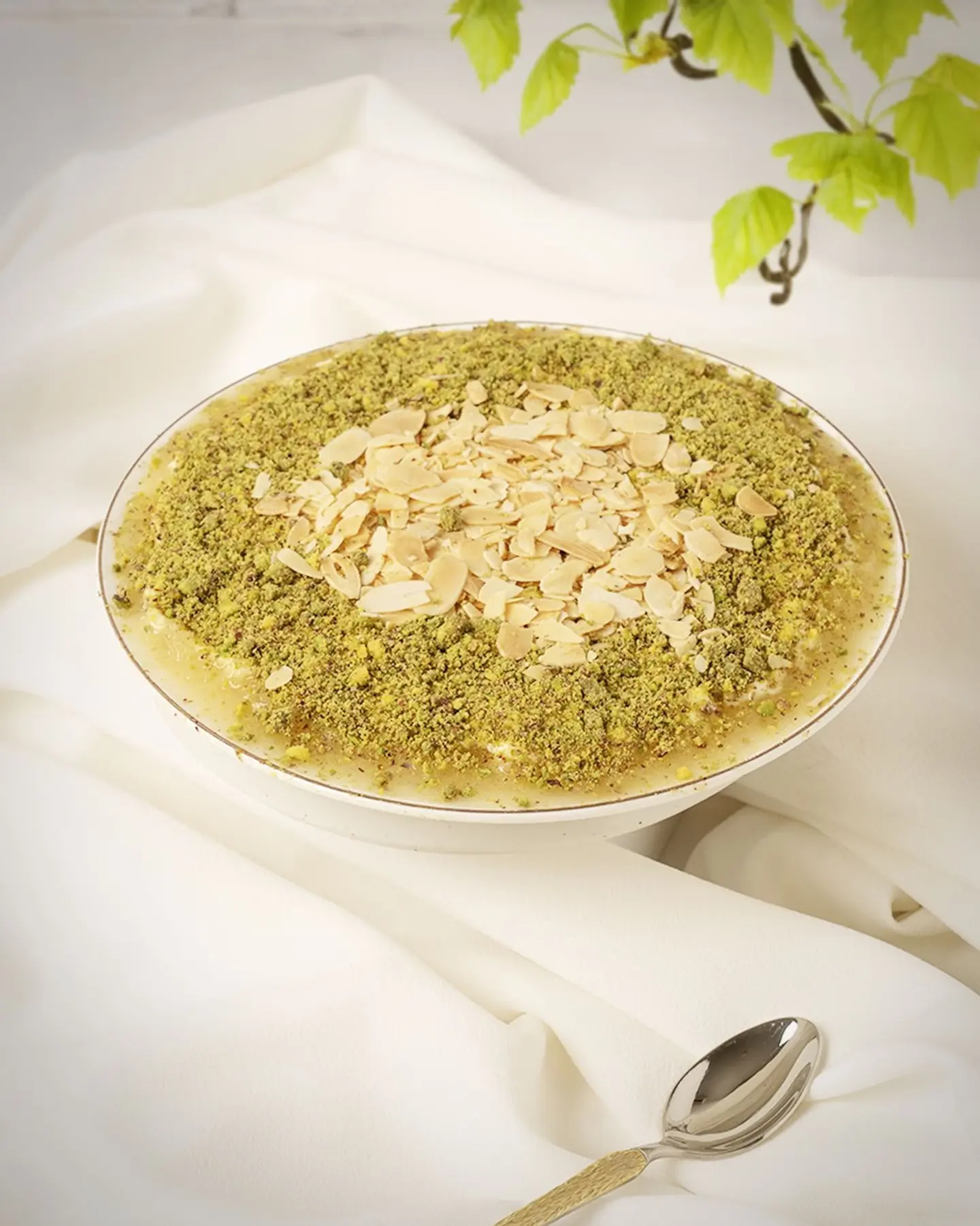 Madluqat With Cream And Nuts 1 Kg