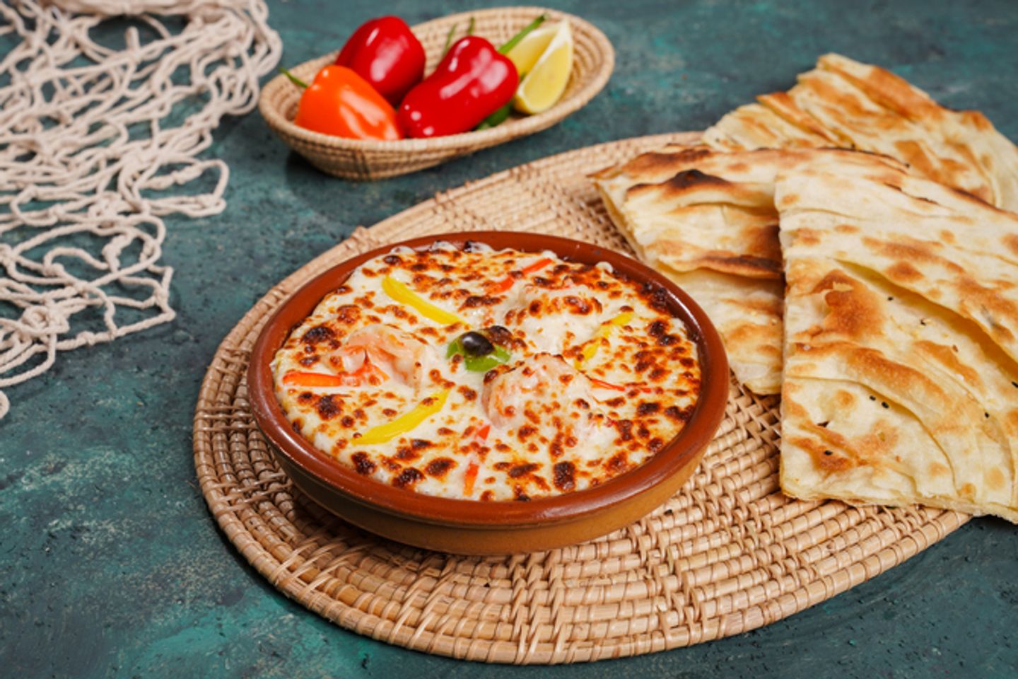 طاجن جمبري بالبشاميل