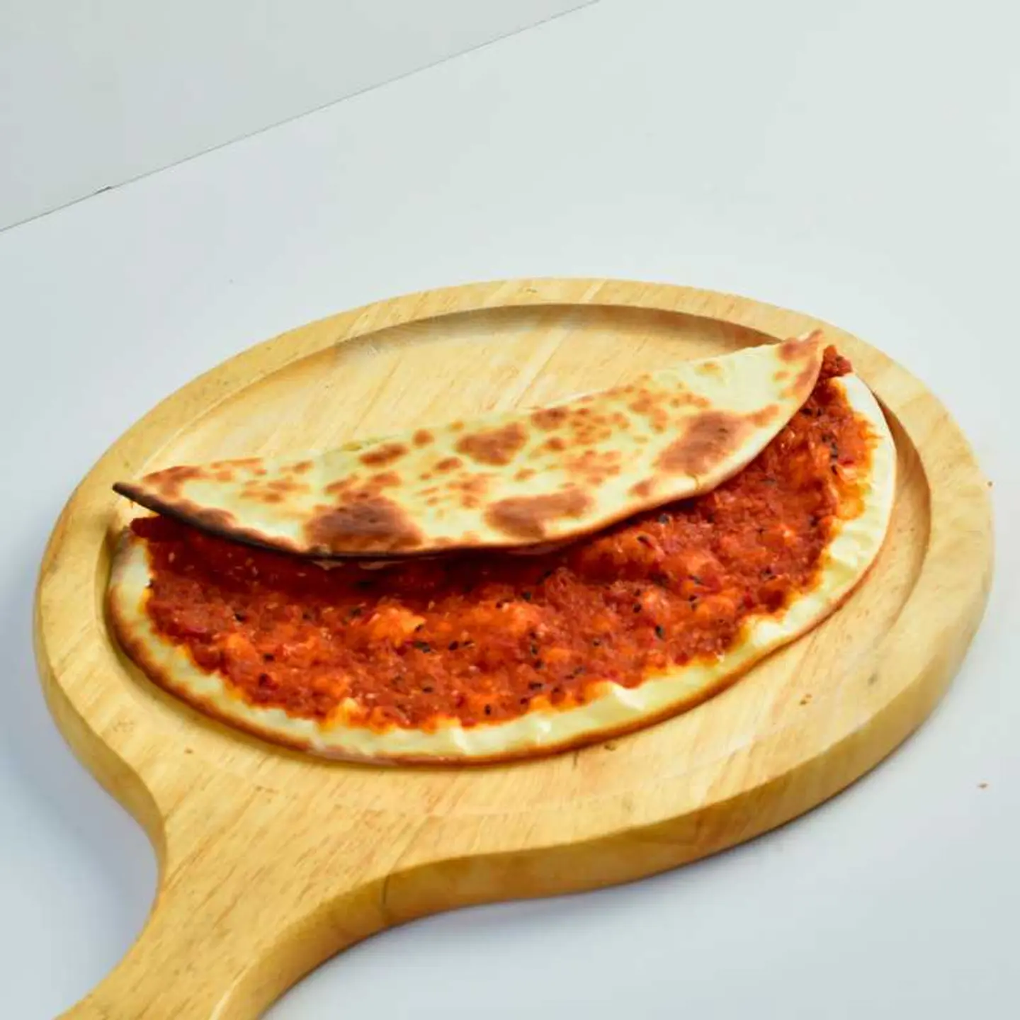 منقوشة محمرة1