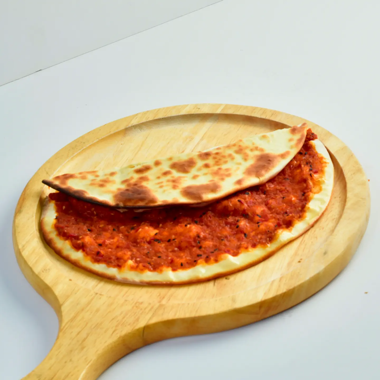 منقوشة محمرة1