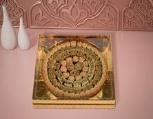 علبة بقلاوة مشكل كبير