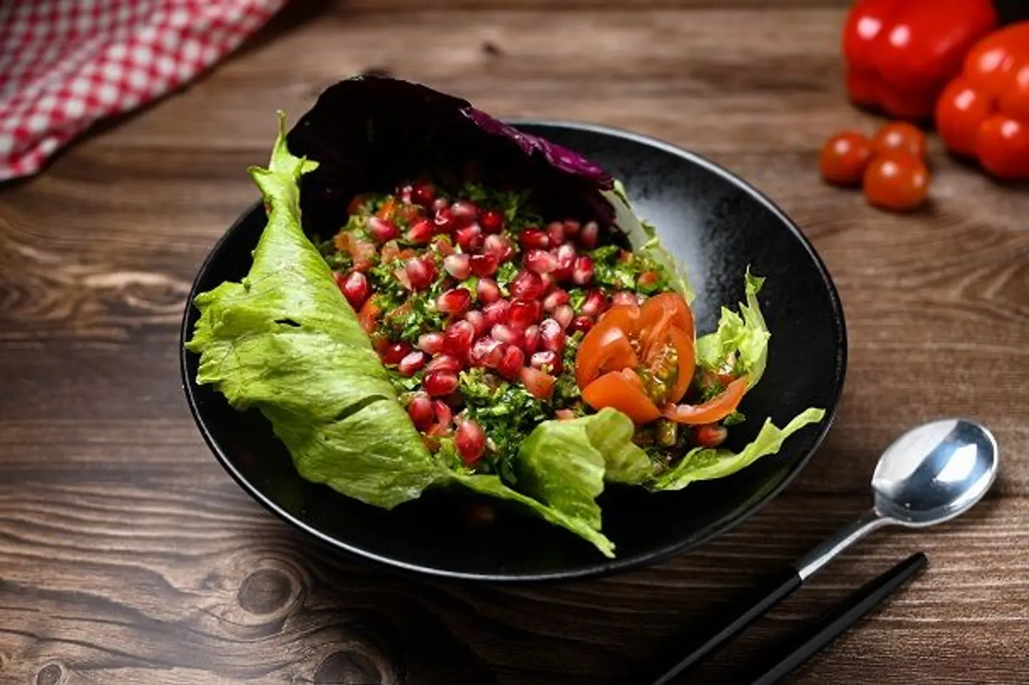 تبولة ورمان