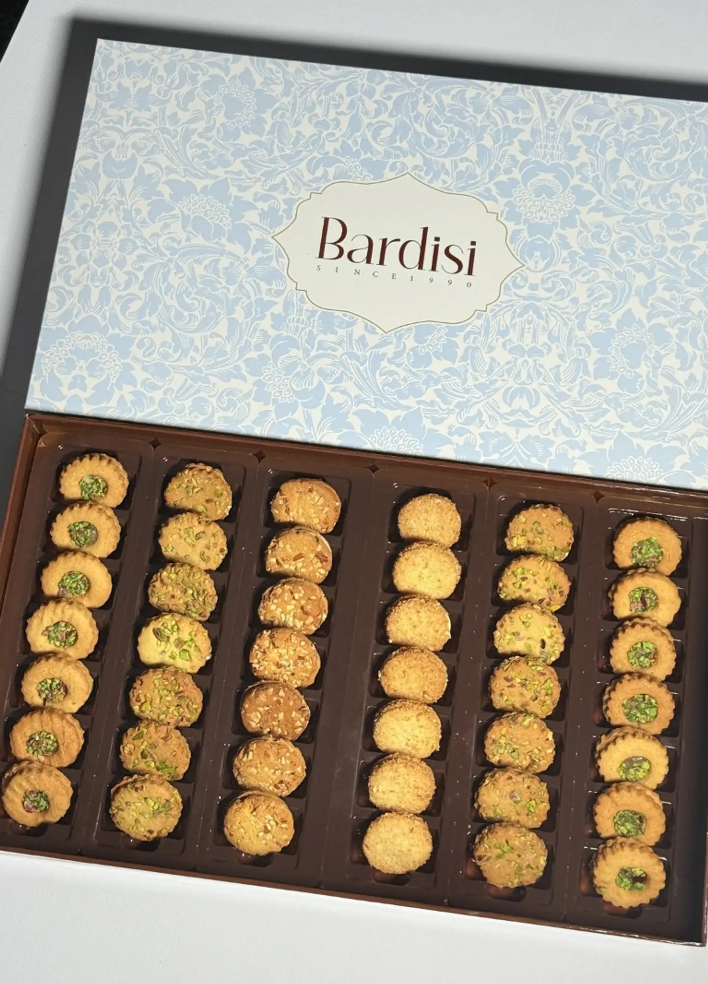 Assorted Sweet White Sablé Petit Fours