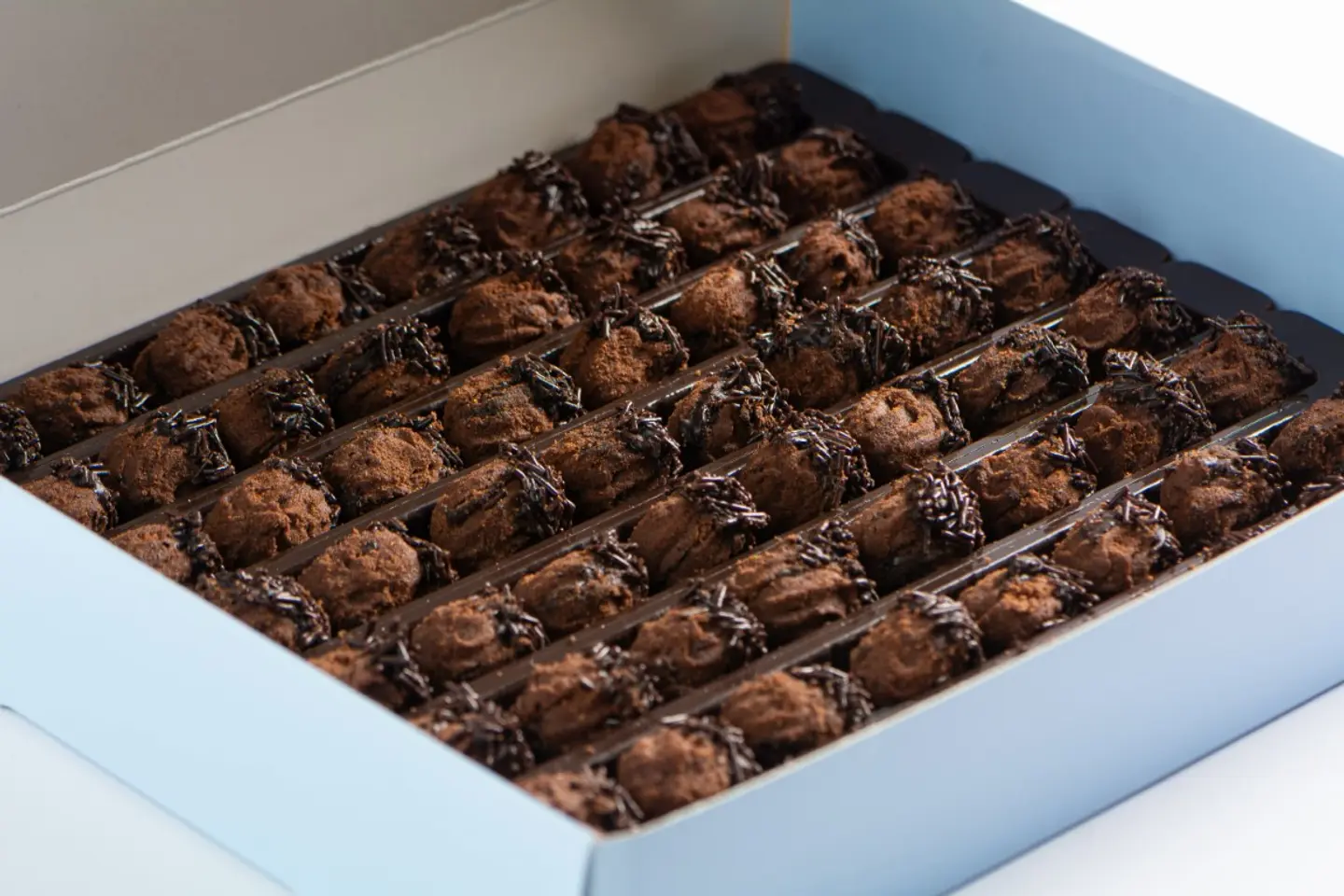 Mini Petit Four Chocolate With Vermiceill