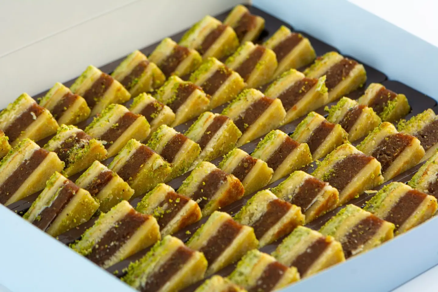 Tamreya Fingers With Pistachio