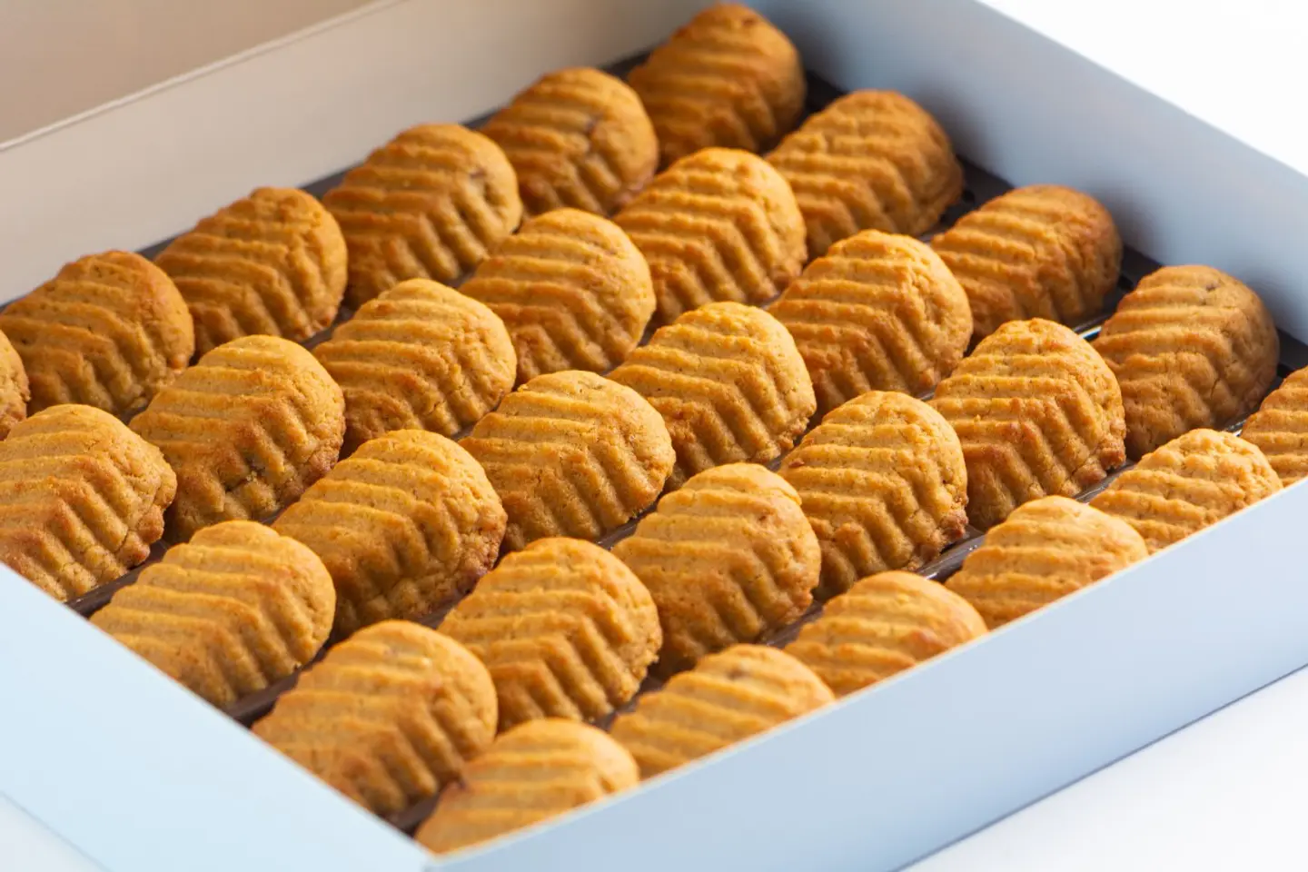 Maamoul Dates With Lotus