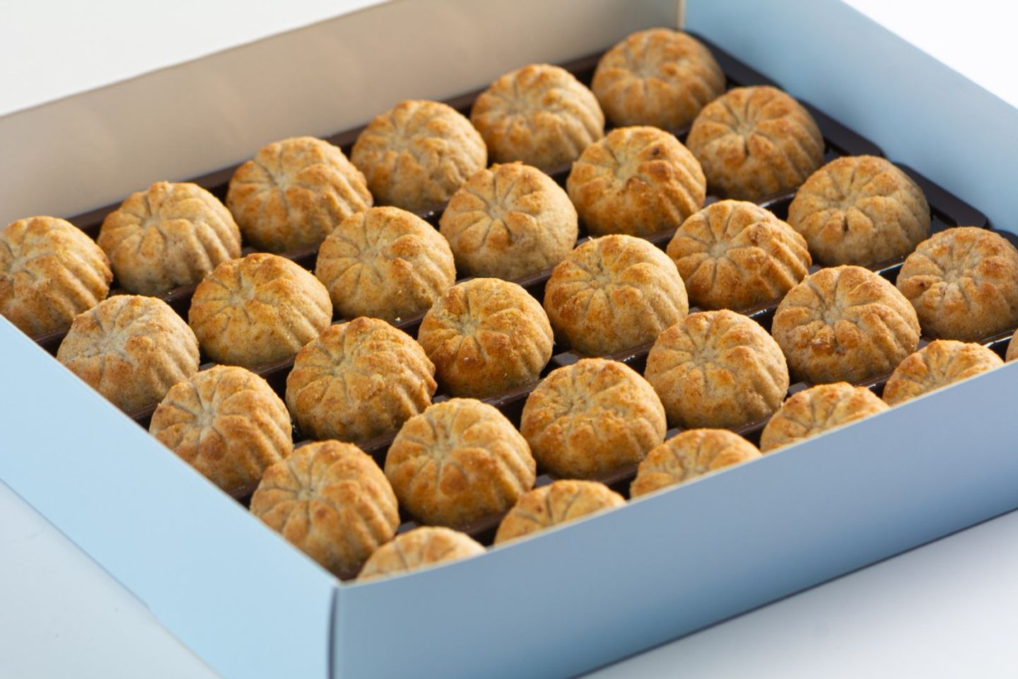 Dates Maamoul With White Flour