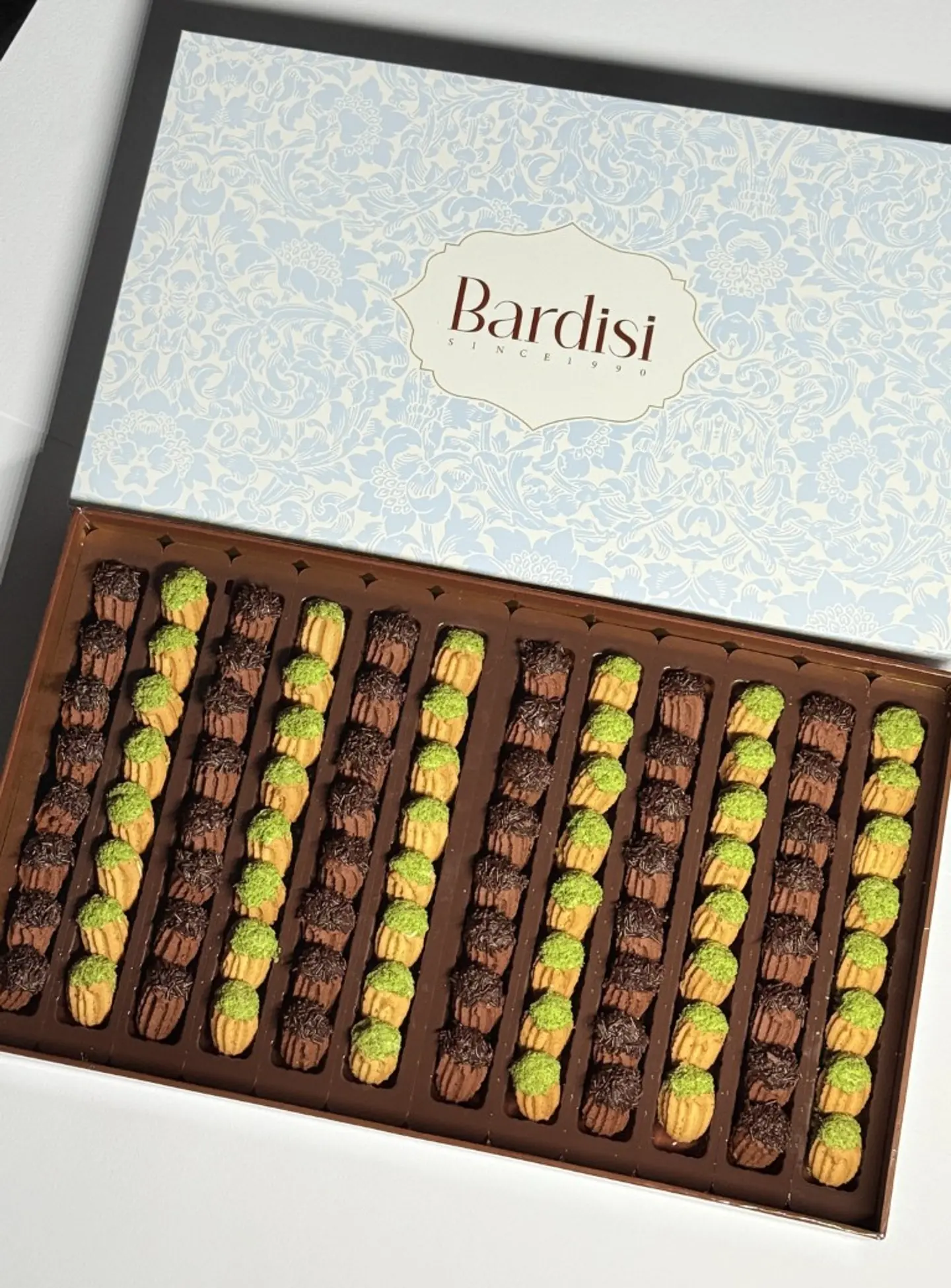Sweet Flaky Vermicelli And Pistachio Petit Fours