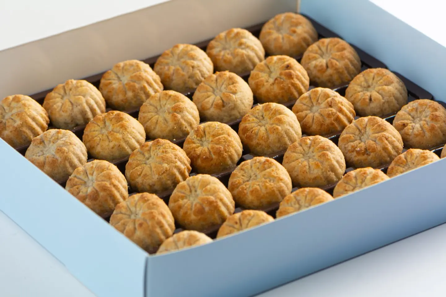 Dates Maamoul With White Flour