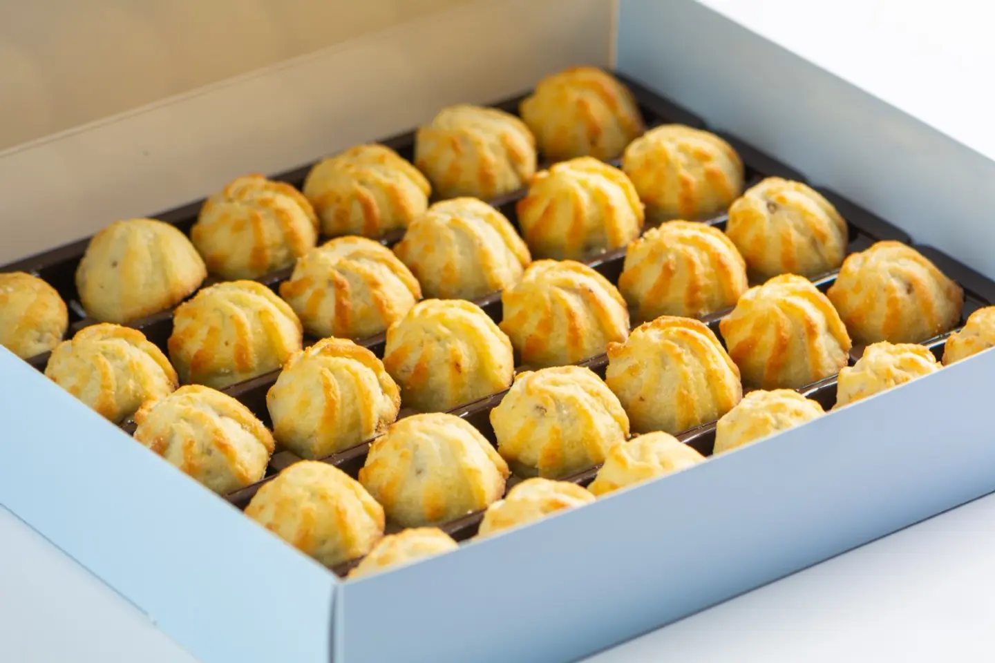 Date Maamoul With Special Mixture