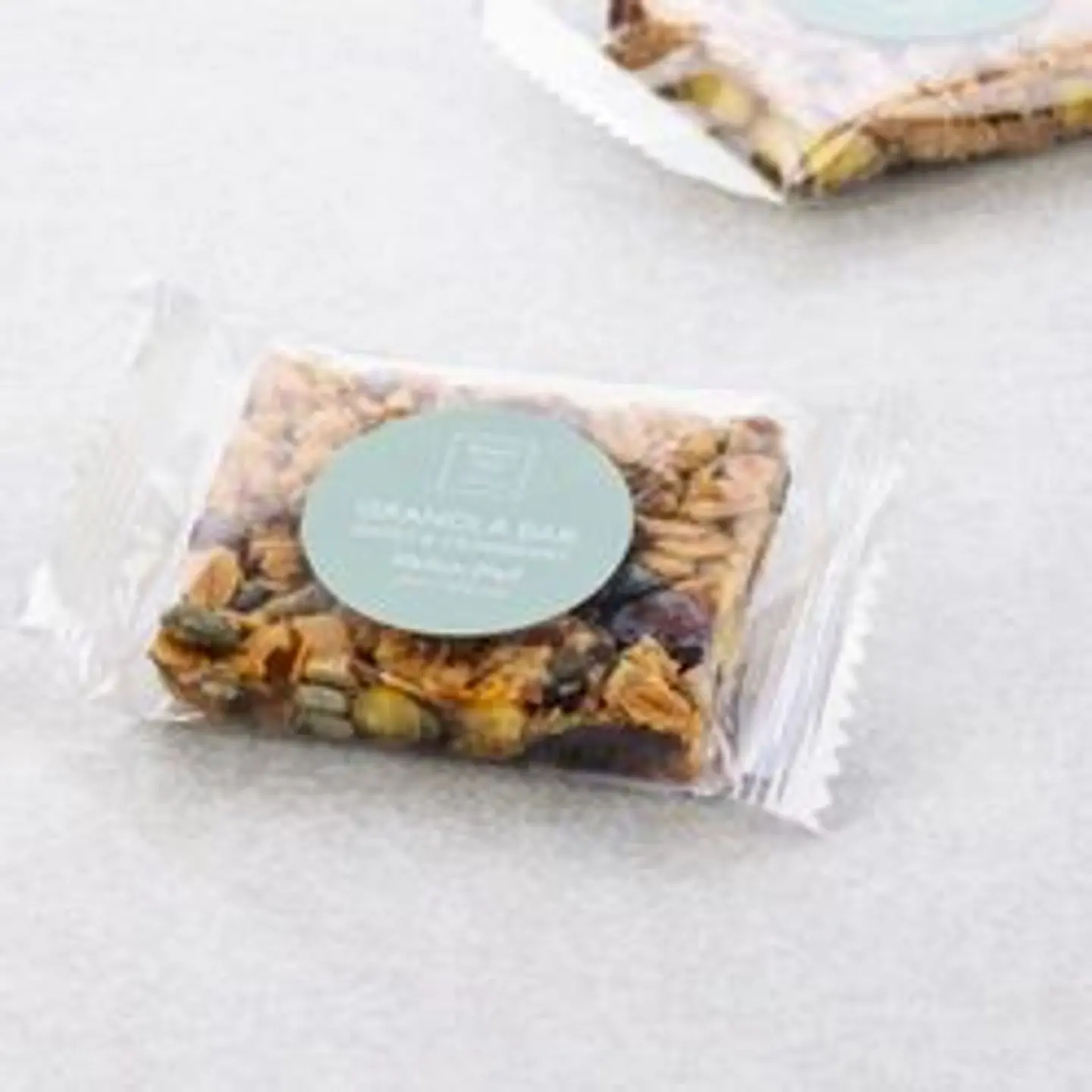 Date & Cranberry Granola Bar 32g