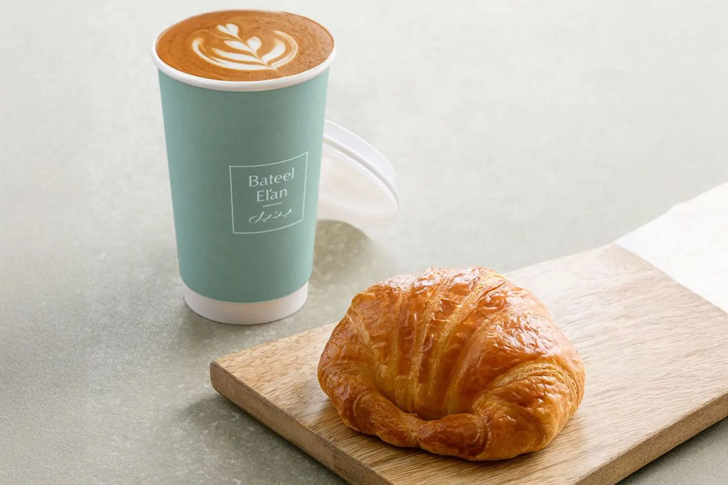 عرض القهوة والكرواسون