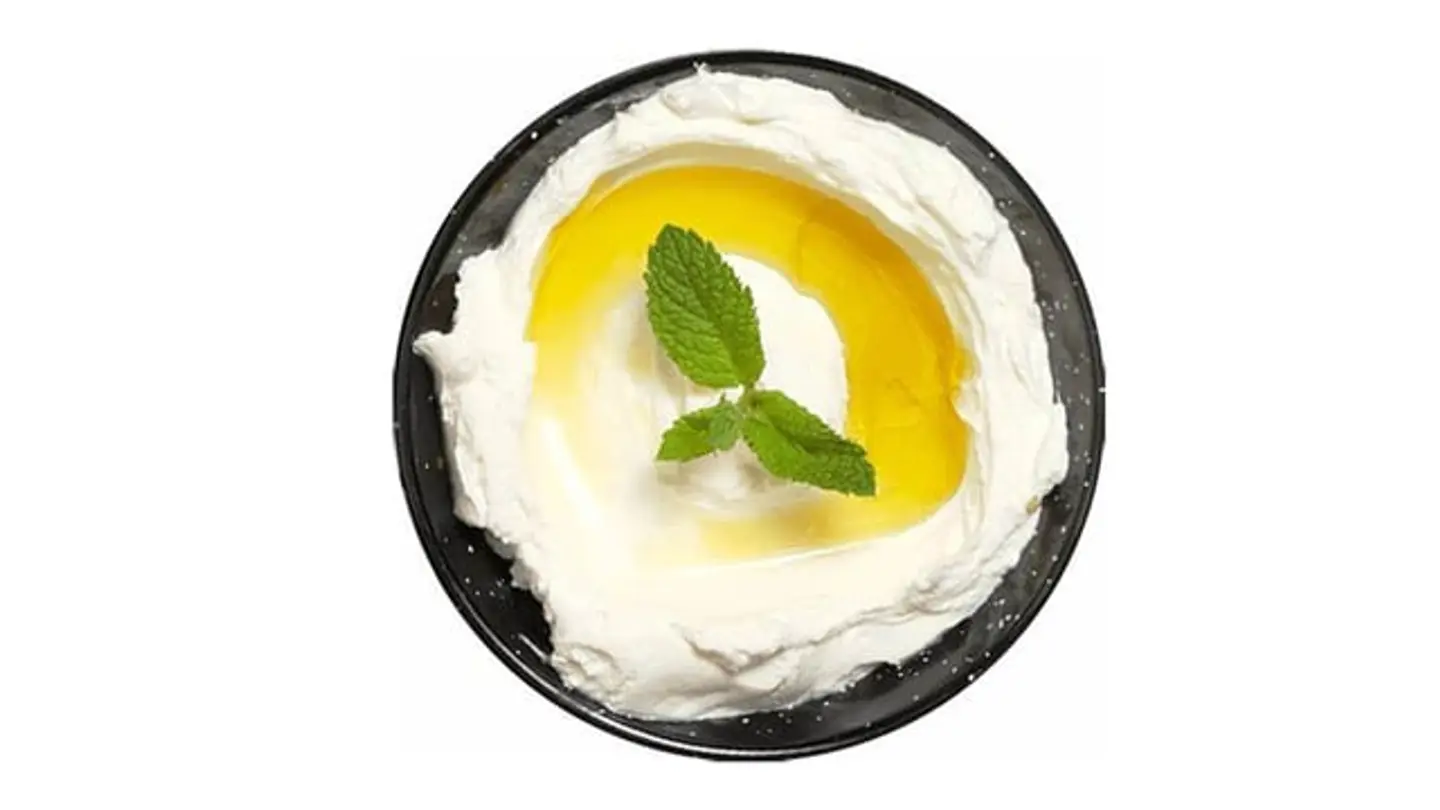 Labneh Thyme With Olives Plate