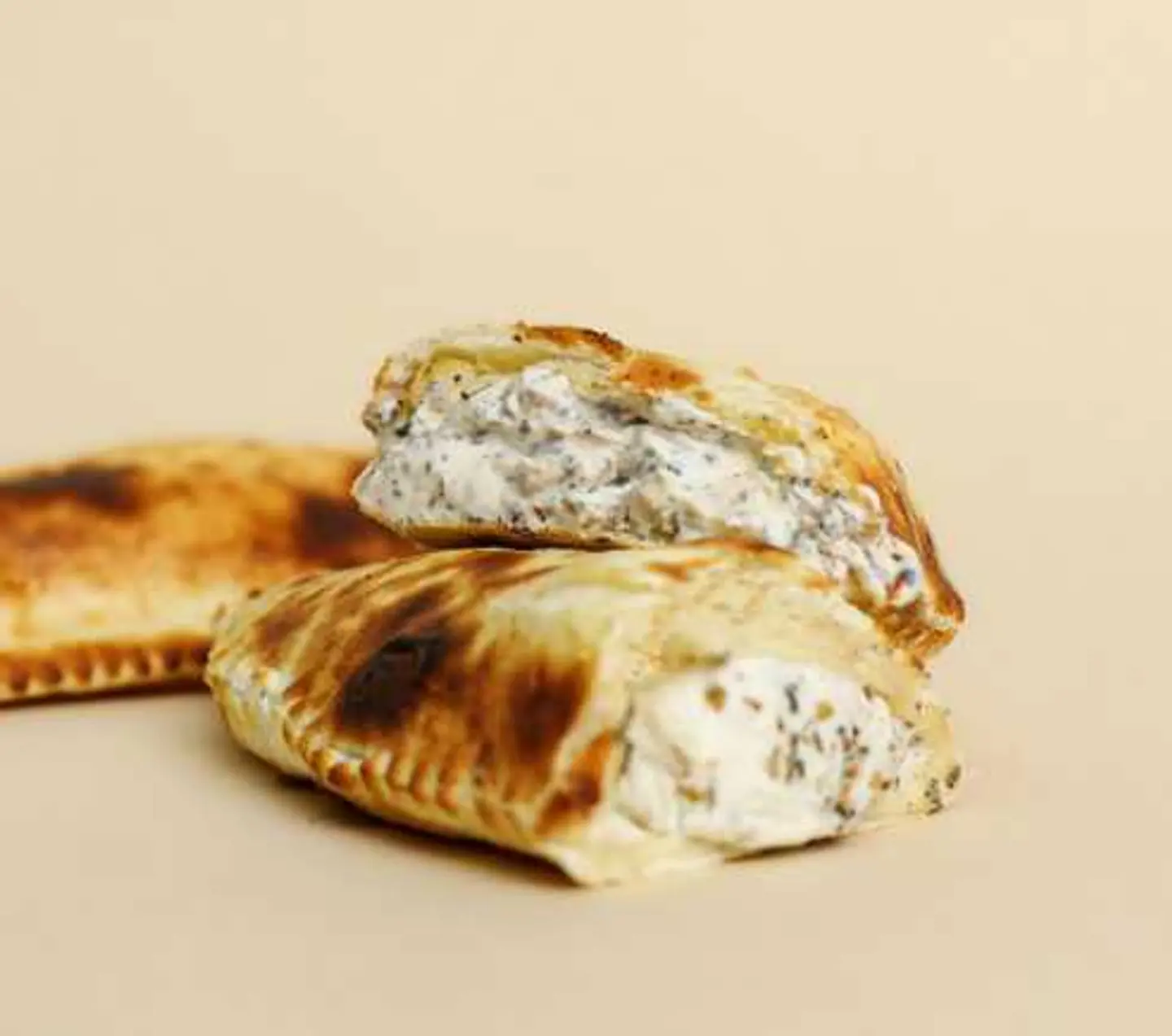 فطيرة زعتر لبنه