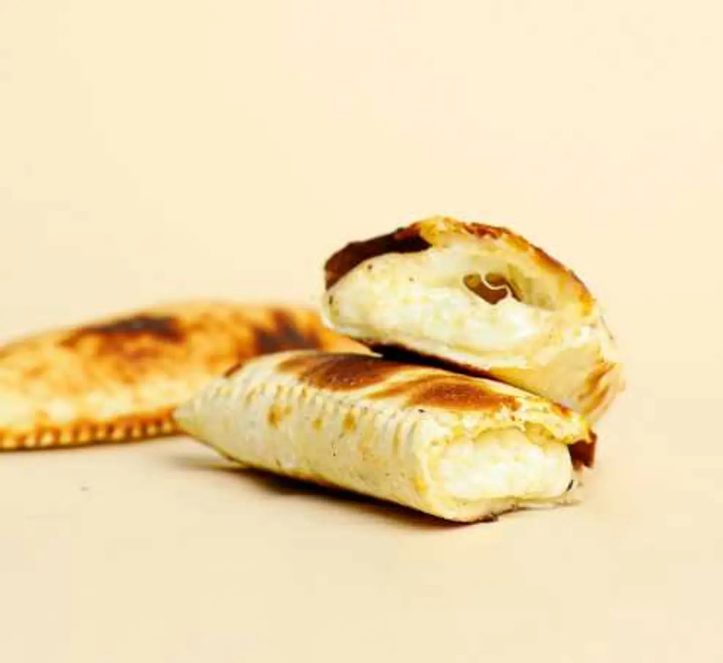 فطيرة جبنة عكاوي