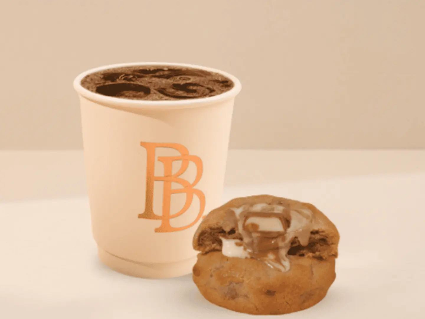 قهوة اليوم (حجم صغير) + كوكيز من اختيارك