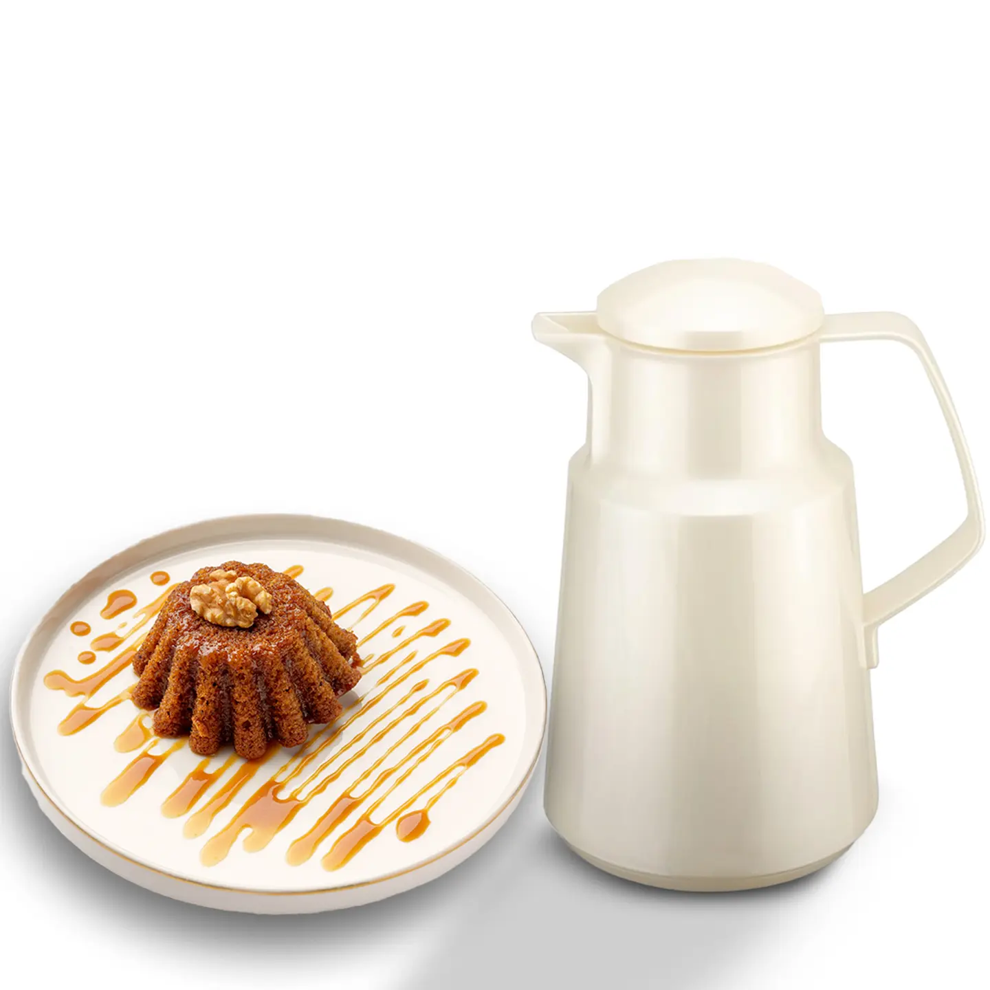 دلة شاي مع كيكة التمر
