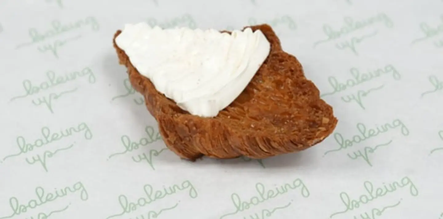 Qaymer Honey Croissant
