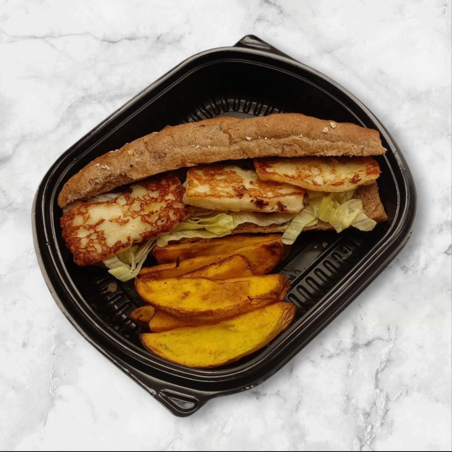 Grilled Halloumi Sandwich With Wedges
