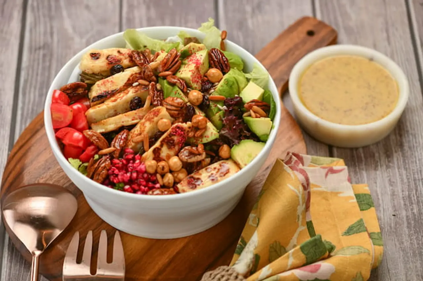 سلطة افوكادو الحلومي المكرملة