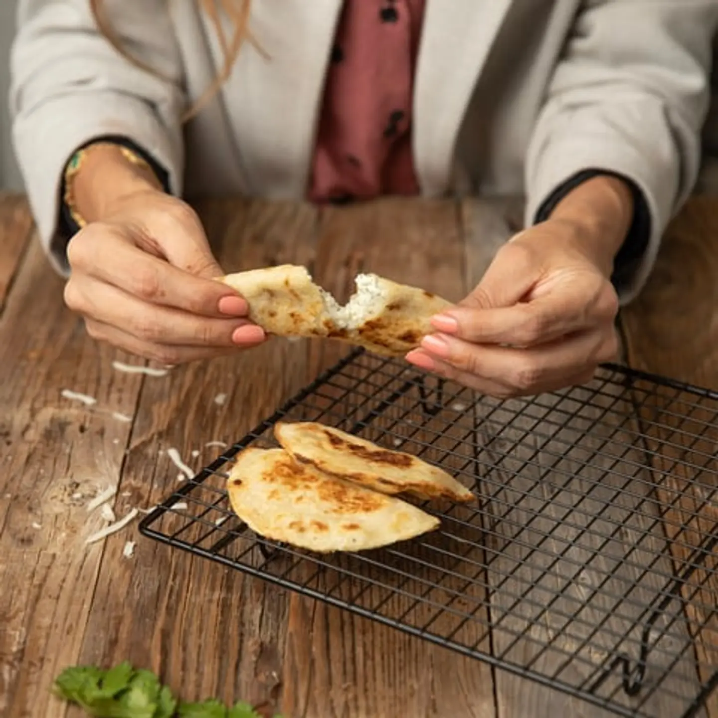 كيتو سمبوسة بالجبن الخالية من الجلوتين