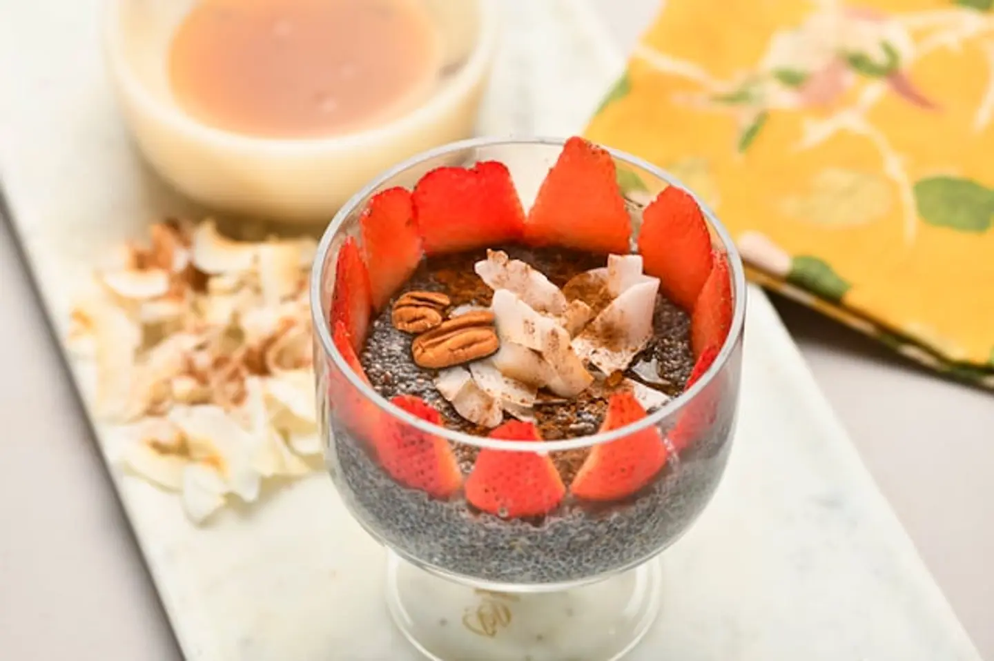 بودينغ الفراولة وبذور الشيا