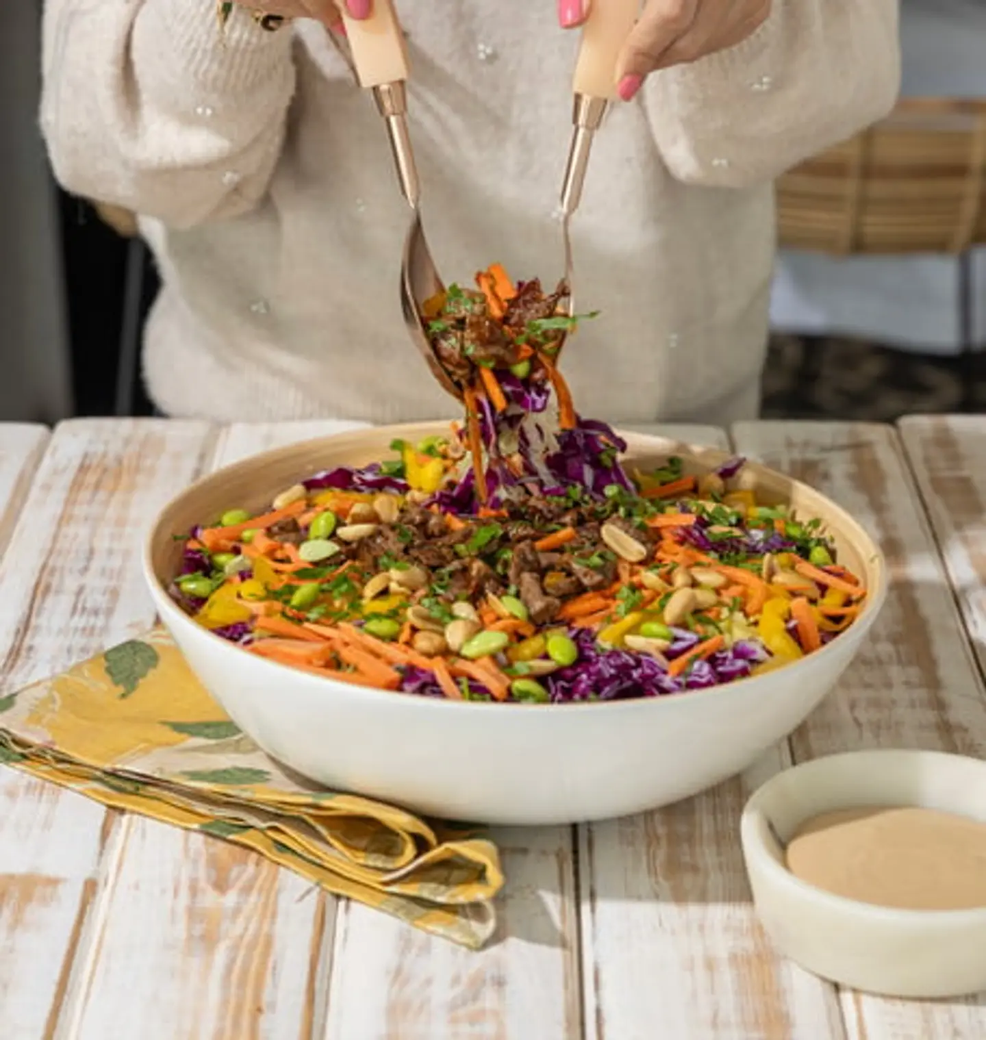 سلطة اللحم الاسيوية المقرمشة