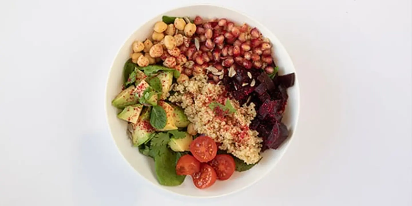 سلطة البنجر و الافوكادو