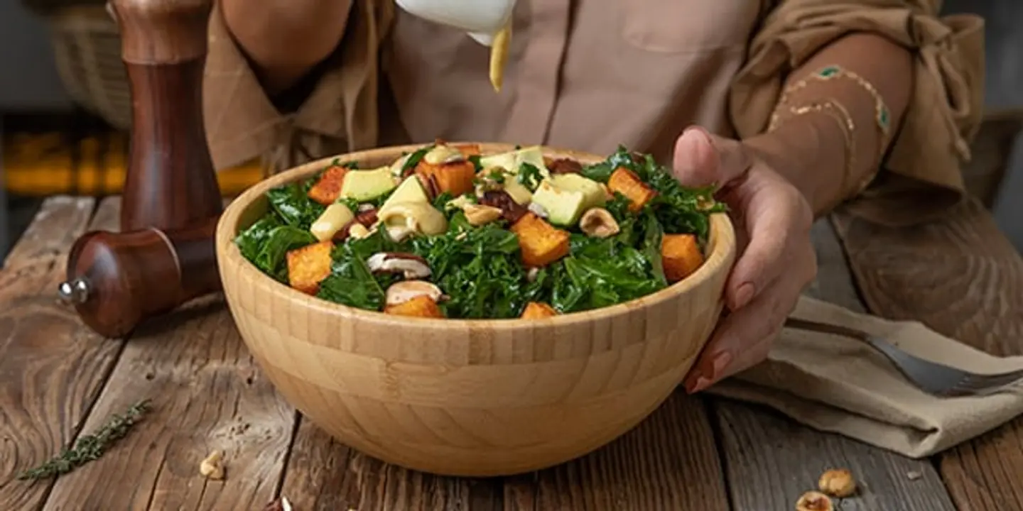 سلطة الكايل و البطاطا الحلوة